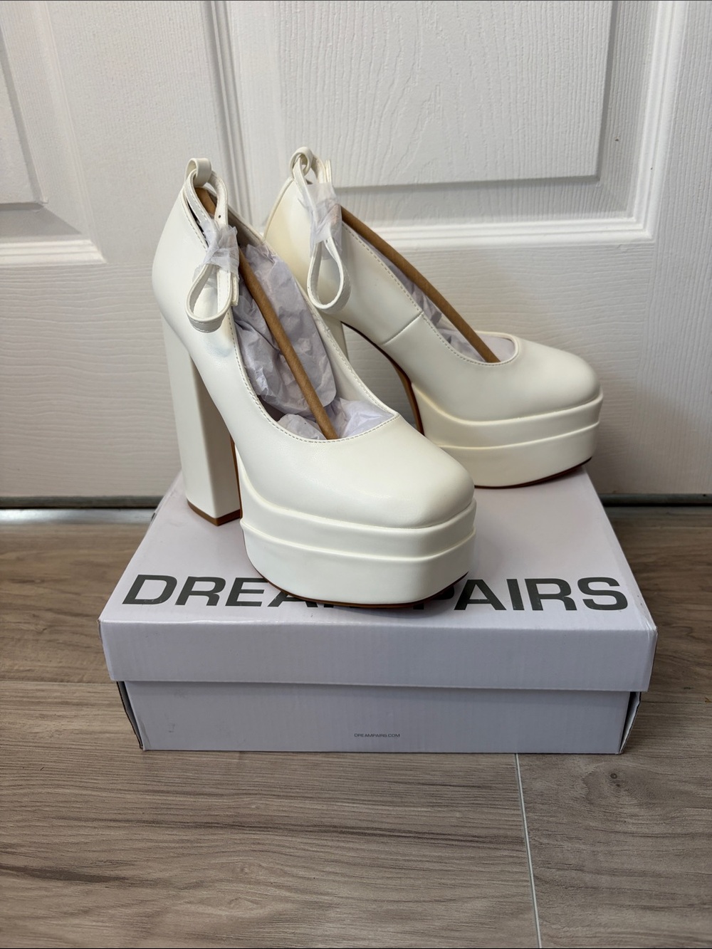 Dream Pairs NEW Ivory Platform Mary Jane Heels with Ankle Strap size 7